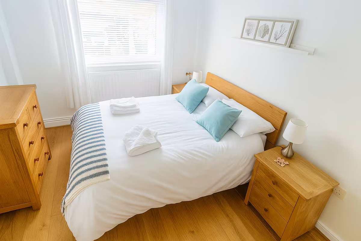Four Degrees West – double bedroom with coastal decor