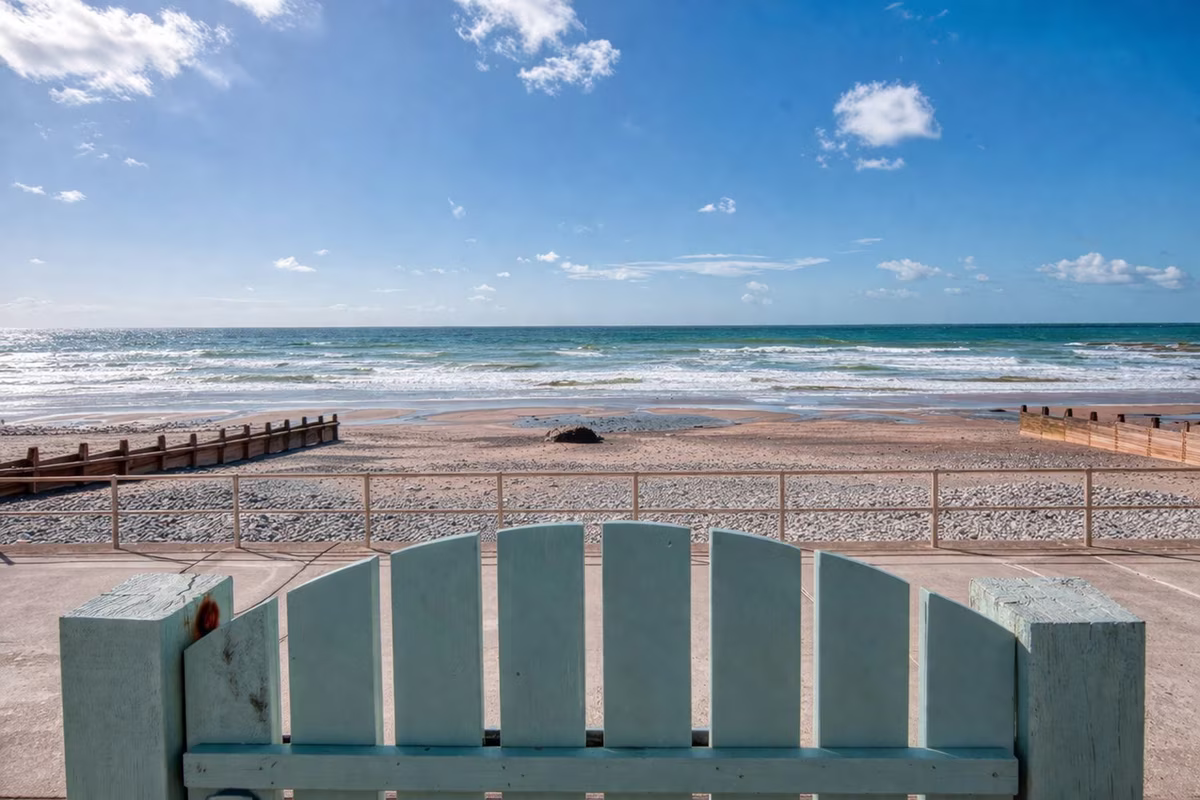 Four Degrees West – direct gate access from the property onto the promenade and beach