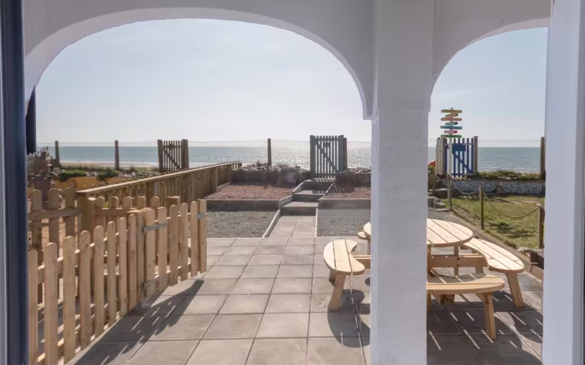 Venedotia – private garden with sea views towards Cardigan Bay